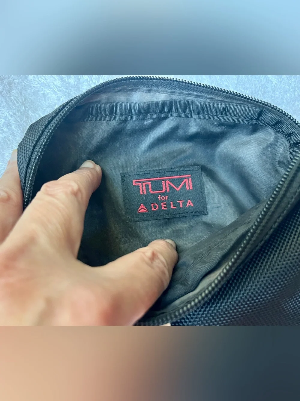 Tumi Black Texture Nylon Men's Toiletry Kit exclusive 1st class passenger Delta
